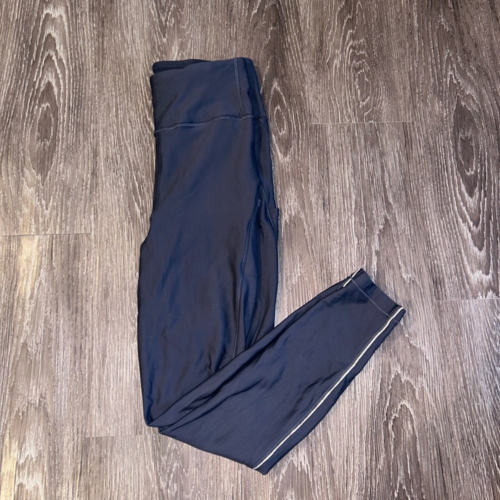 Women’s lululemon high rise thermal leggings size 8 in Navy
